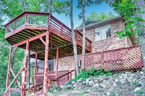 Amazing Views, Huge Game Room, Dock, Deck, Sleeps 16, Free Kayaks!