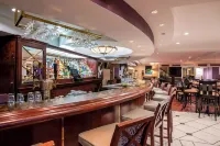 D. Hotel Suites & Spa Hotels in Hampden County