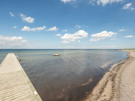 "Rether" - 400m from the sea Отели в г. Норборг