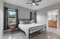 Luxury Home 3Blck from Main St with FirePit