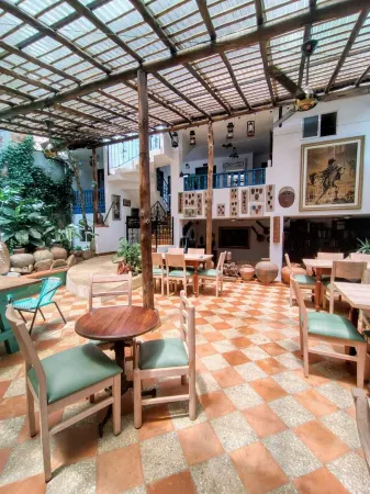 CASA SILVA HOTEL-CAFE