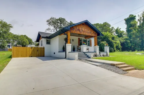 Dog-Friendly Jackson Home Near Downtown Hub! - Homestays