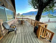 Nestled in nature with views of the Alabama Hills, Sierras and Inyo Mountains