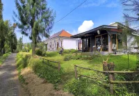 Elen Homestay by ABM - Pensions