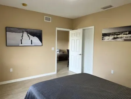 Peace and Quiet near Daytona Отели рядом с достопримечательностью «Lavender Fields Day Spa»