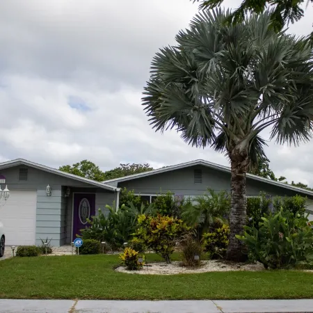 Dog Friendly - Port Richey Villa w/ Salt-Water Pool !