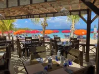 Oceanfront, 4 balcony condo: Stunning Sunsets