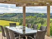 Cottage in Whitestone with Garden & Games Room