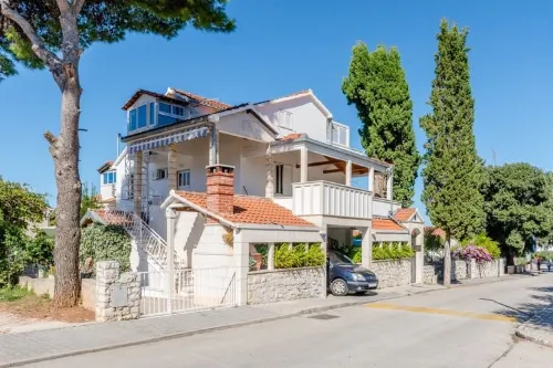 Apartment Mia-Three Bedroom Apartment with Sea View Terrace - Homestays