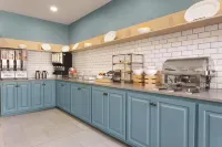 Country Inn & Suites by Radisson, Valparaiso, IN - breakfast