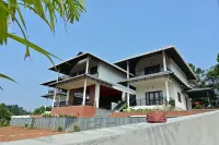 Hillock Vista Homestay by Aarika Resorts - Bjergudsigt