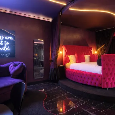 Mint Hotel Rosebank Hotels near Pron