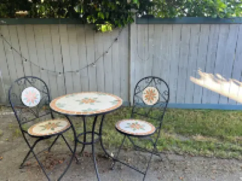 Serene Neighborhood Near Beach; under 10 Min. to Hospitals, Universities, & DT