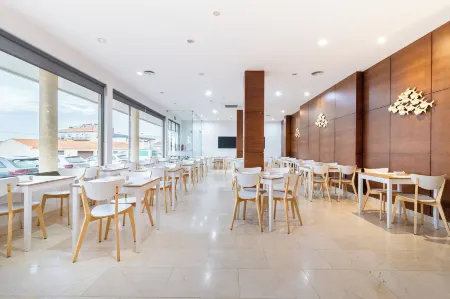 Hotel la Fontaine Отели в г. Овар