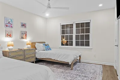 Diamond dawg retreat Hotel in zona Creature Comforts Brewing Co