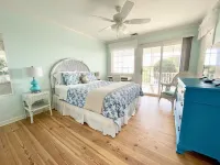 2nd House from the Beach, Water Views, Beautiful Sunsets, Walk to Downtown! - 4-Star