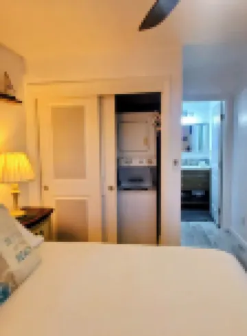 O'Side Playa Beach Bungalow Home's Vacation Studio 1 Mile East of Oceanside Pier