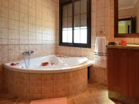 Villa in Villanueva del Trabuco with Jacuzzi Hoteles en Nororma