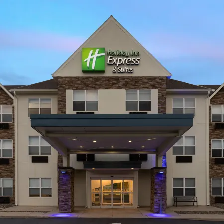Holiday Inn Express & Suites WYOMISSING by IHG