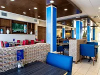 Holiday Inn Express & Suites OKLAHOMA CITY AIRPORT by IHG Hotels near Athena Mall
