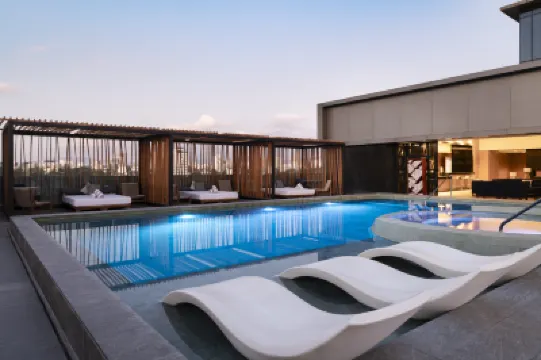 Hilton Guadalajara Midtown Отели в г. 