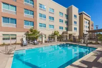 Holiday Inn Express & Suites MORENO VALLEY - RIVERSIDE by IHG - Pools