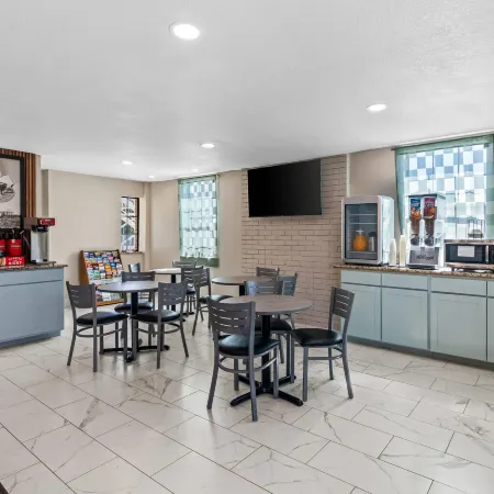 Super 8 by Wyndham Fredericksburg