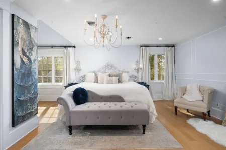 Family getaway.Commuter's Dream.Weddings&Events.Content House.Luxury Smart Home