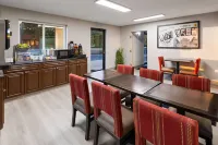 Super 8 by Wyndham Latham/Albany Airport Hotels in Latham