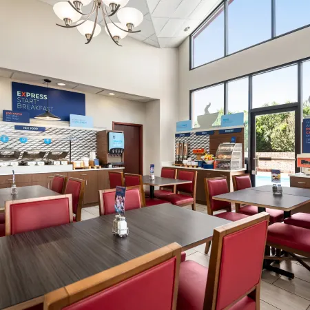Holiday Inn Express WINCHESTER SOUTH STEPHENS CITY by IHG