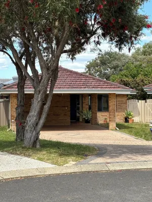 Busselton Bayside - Minutes from the Beach. Bring Your  Doggie - 2つ星
