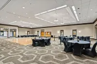 Royle Hotel Milwaukee Airport