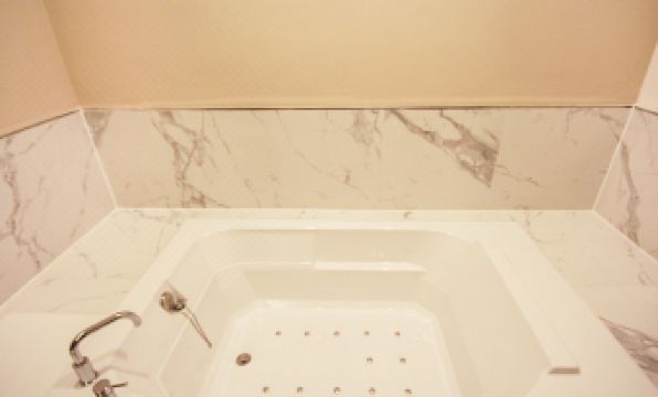 Iksan 4 Seasons Hotel - Housity