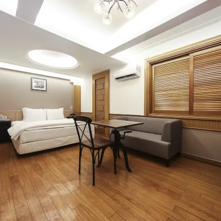 Uneed Hotel