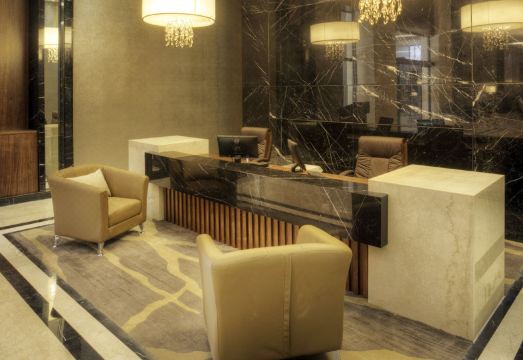 더 하우스 부티크 스위트 레스토랑 또는 조식