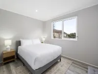 2-Bed Rosebud Apartment with BBQ & Garden - 3-Star