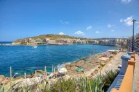 Waterfront Gozo Stay Overlooking Marsalforn Bay - WiFi