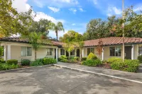 University Park Inn & Suites