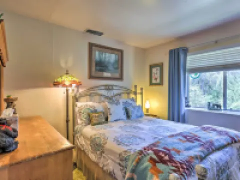 Gorgeous Oakhurst Retreat w/ Swimming Hole! Hotels in Oakhurst