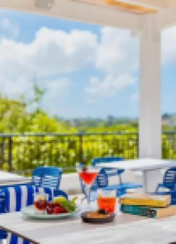 WellClub - Family Wellness & Sea View Suites