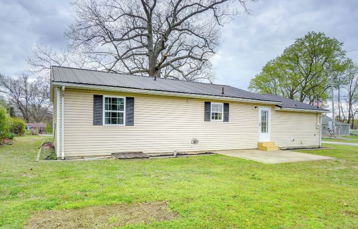 Peaceful Brandenburg Home ~ 6 Mi to Ohio River!
