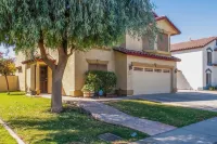 Spacious, Fully Equipped 5BR Home w/ Pool - balcony