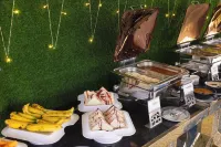 Pravasa Stay, Bapat Square