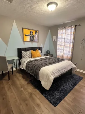 Cozy family home. 19 minutes from Churchill Downs