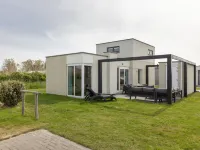 Modern Lodge with Two Bathrooms, Near the Beach Hotels in Callantsoog
