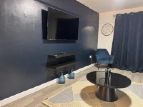 Corporate 3bedroom home with parking