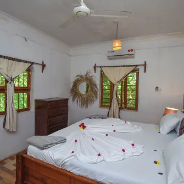 MKUNGU HOUSE PRIVATE VILLA