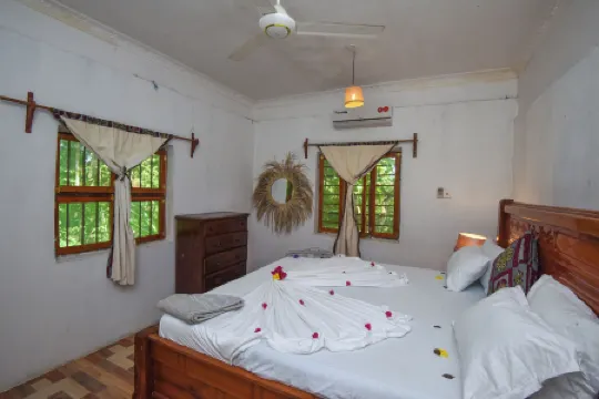 MKUNGU HOUSE PRIVATE VILLA