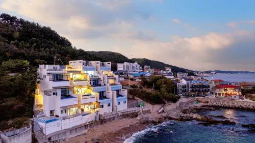 Yeongdeok Searest Pool Villa