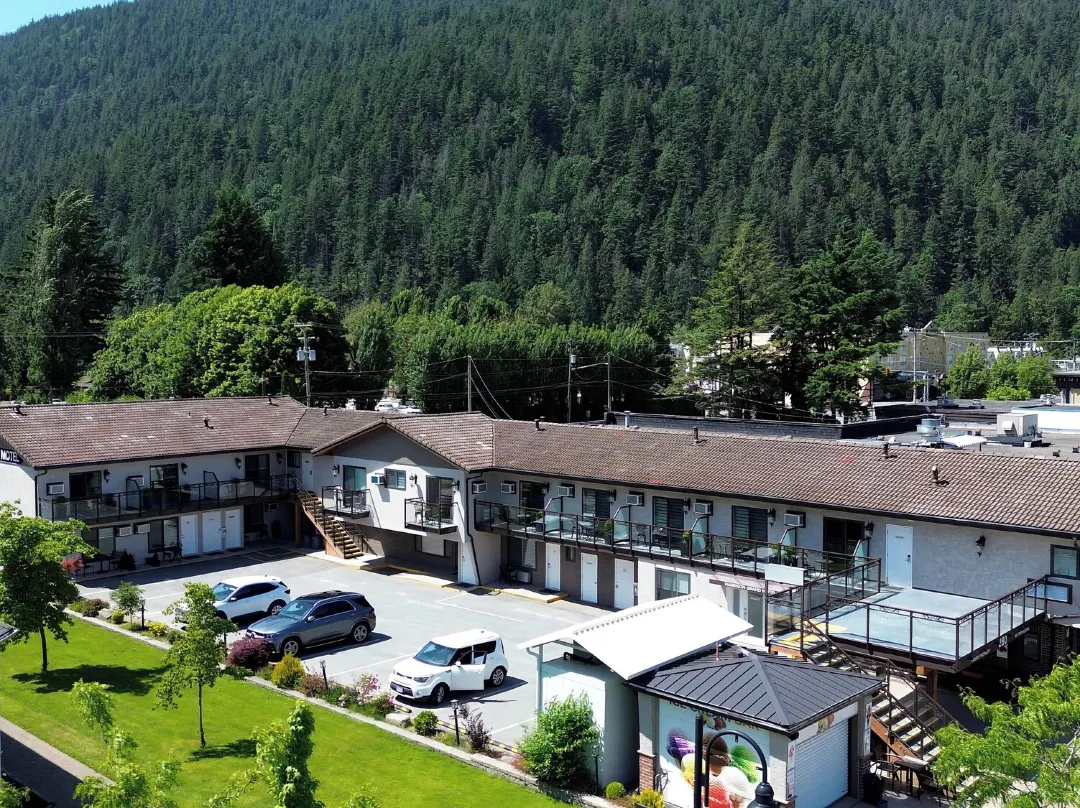 Harrison Grand Motel - Harrison Hot Springs